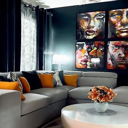 Bienvenue Chez Maxime Apartment Сен Дьони Екстериор снимка